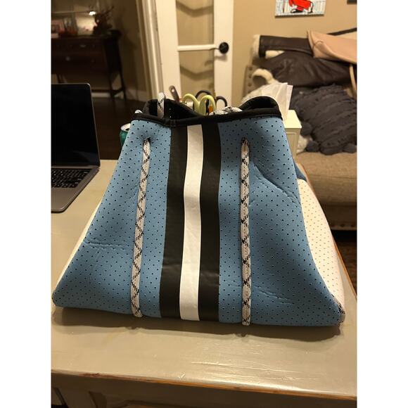 Blue and White Tote Casual Soft Light Weight - Picture 1 of 16